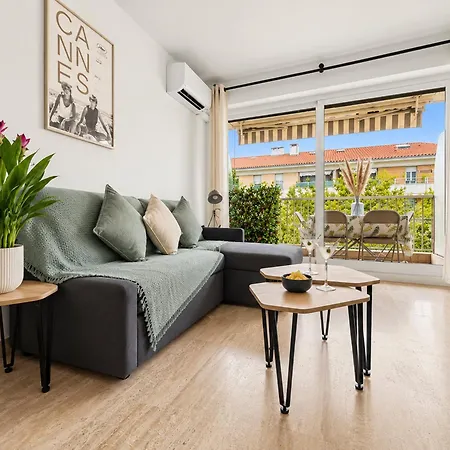 élégant T2 Rénové Avec Balcon Au Centre De Apartamento