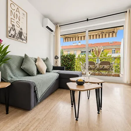 Apartamento élégant T2 Rénové Avec Balcon Au Centre De *