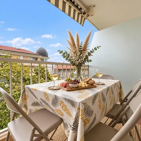 élégant T2 Rénové Avec Balcon Au Centre De Apartamento Cannes