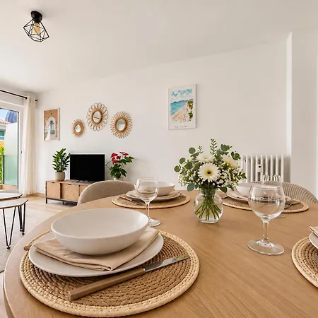 Apartamento élégant T2 Rénové Avec Balcon Au Centre De Cannes